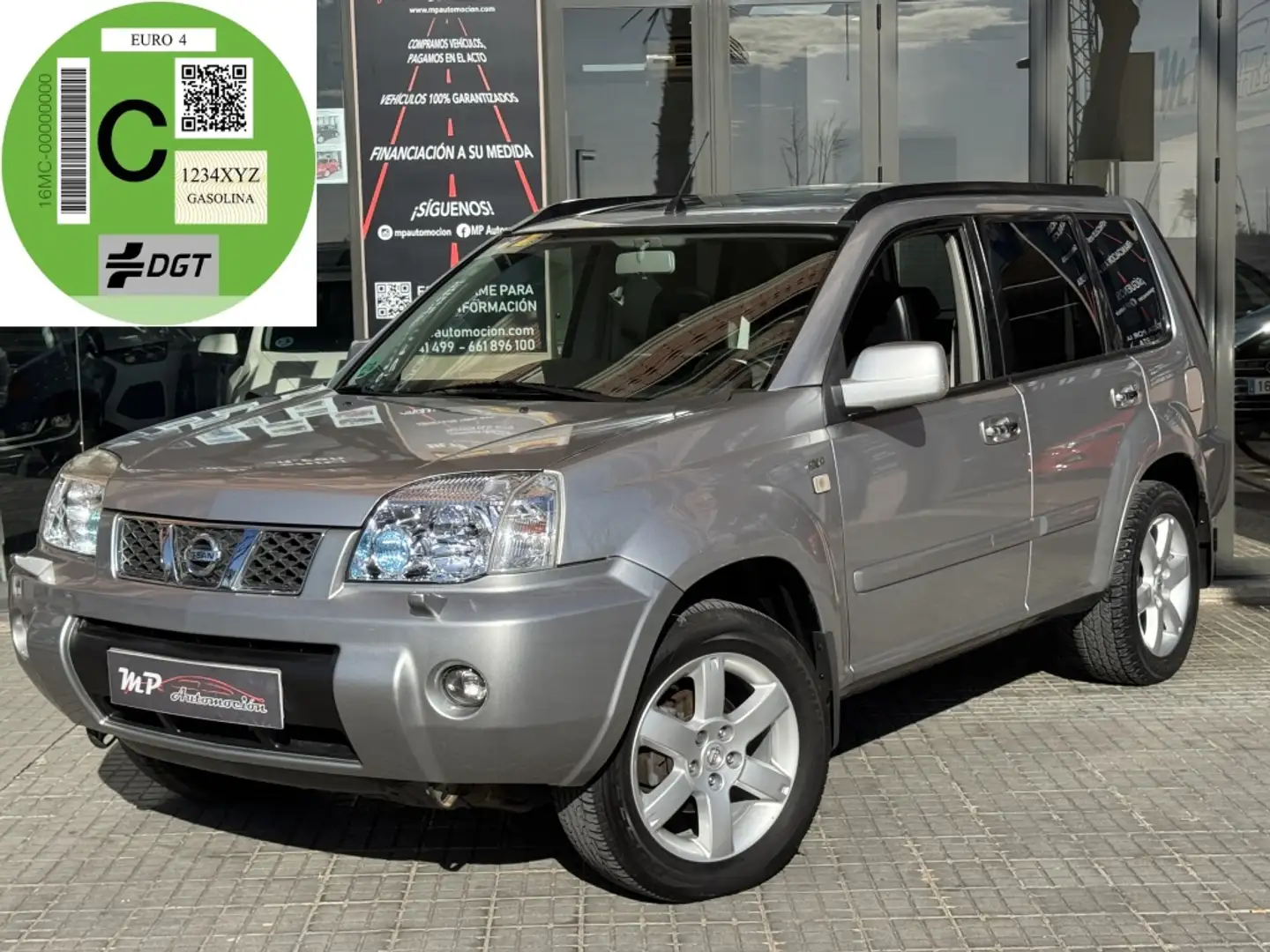 Nissan X-Trail Columbia 2.5 Titanium Pack Silber - 1