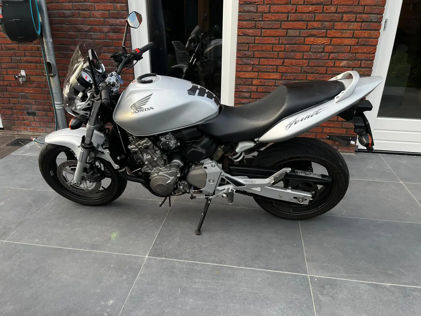 Honda CB 600 Hornet Zilver - 2