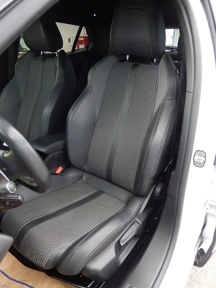 Peugeot 2008 1,5 BlueHDi 130 S&S GT EAT8 10
