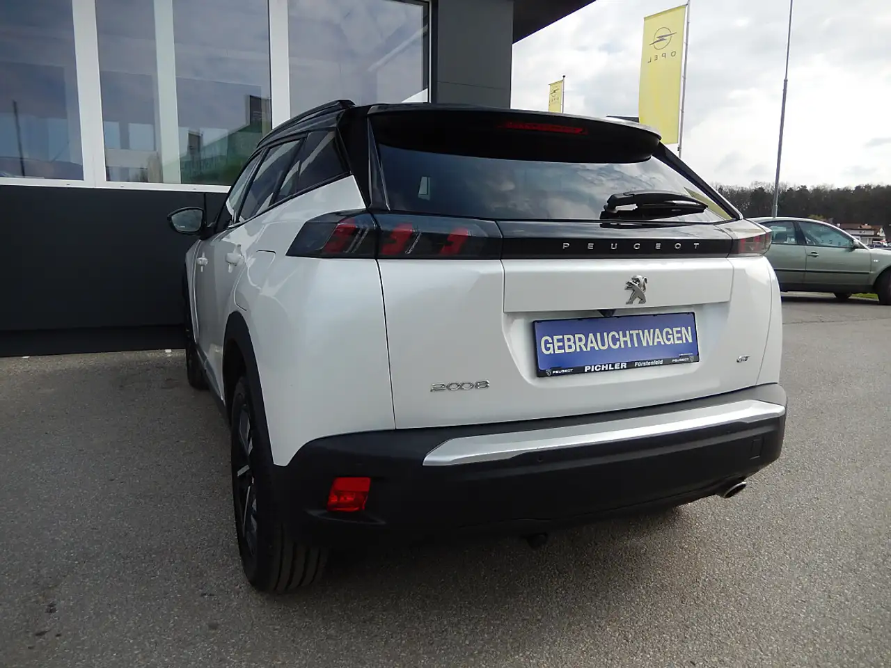 Peugeot 2008 1,5 BlueHDi 130 S&S GT EAT8 6