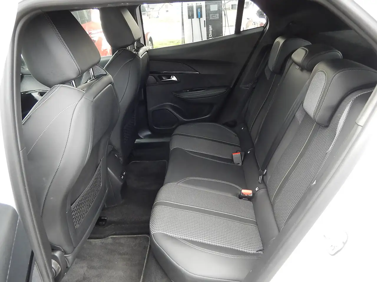 Peugeot 2008 1,5 BlueHDi 130 S&S GT EAT8 11
