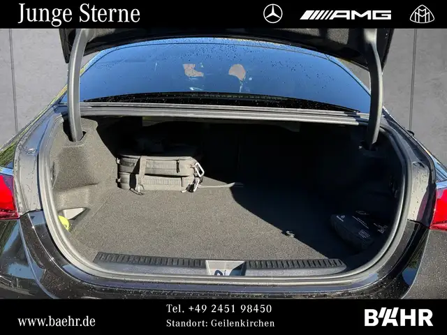 Mercedes-Benz 300 view 10