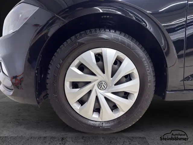 Volkswagen Polo view 12