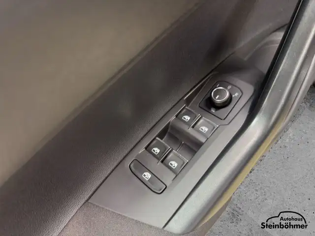 Volkswagen Polo view 16