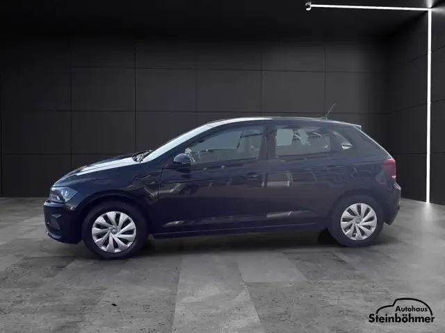 Volkswagen Polo view 3