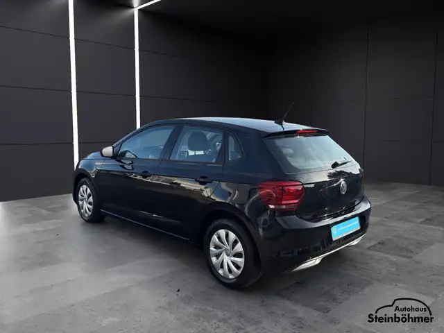Volkswagen Polo view 4