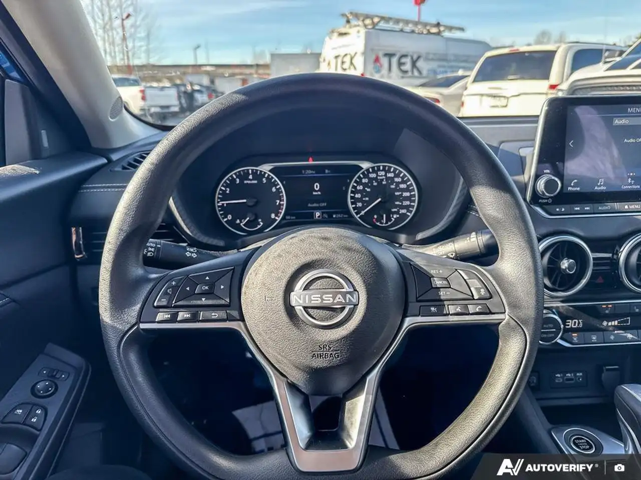 Nissan Sentra снимка Nissan Sentra