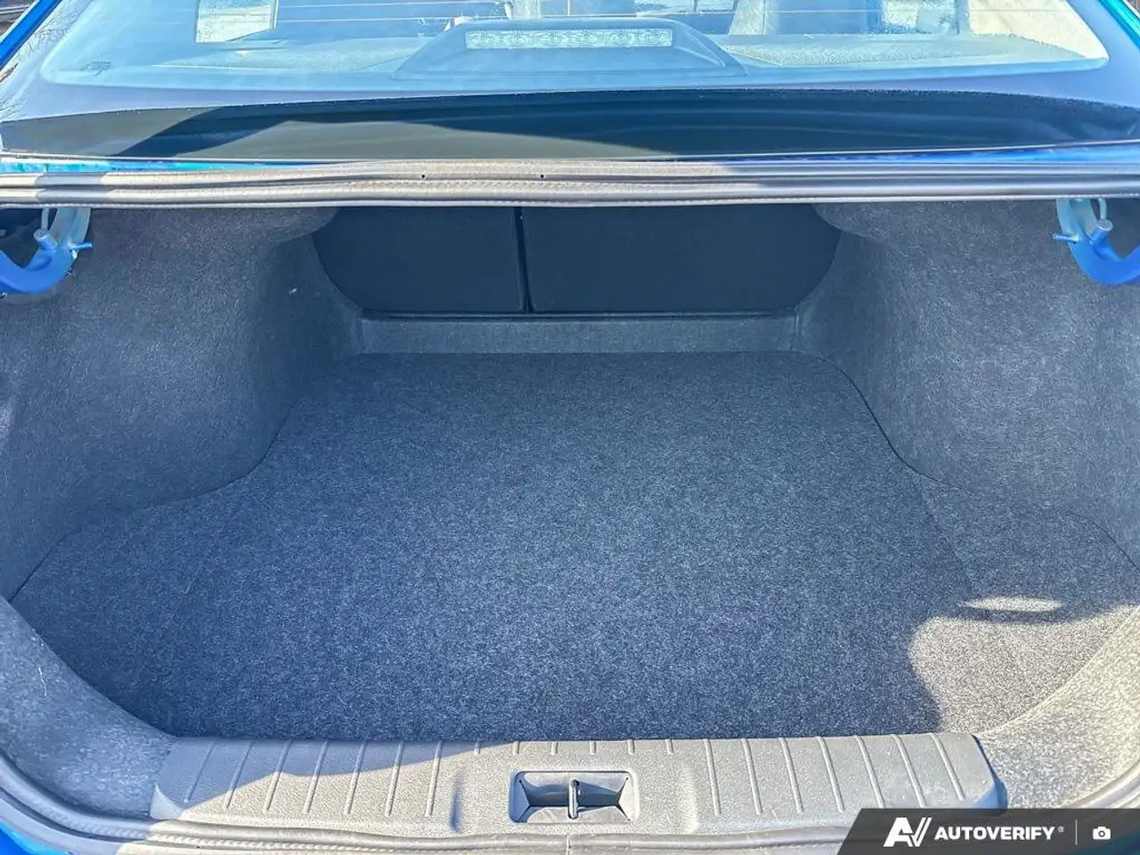 Nissan Sentra снимка Nissan Sentra