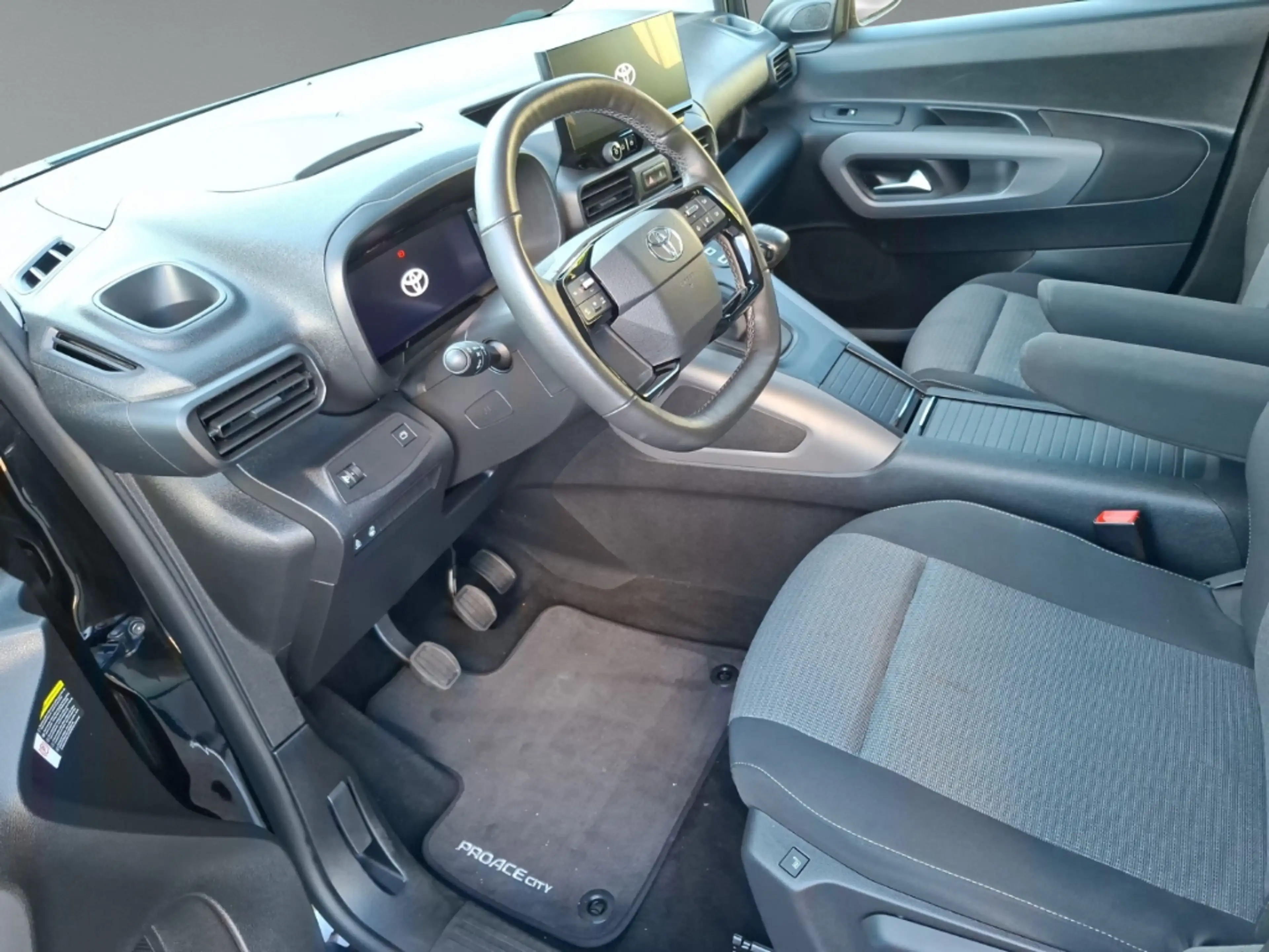 Toyota Proace City Verso L1 Team Deutschland Navi LED Apple CarPlay A — photo 10