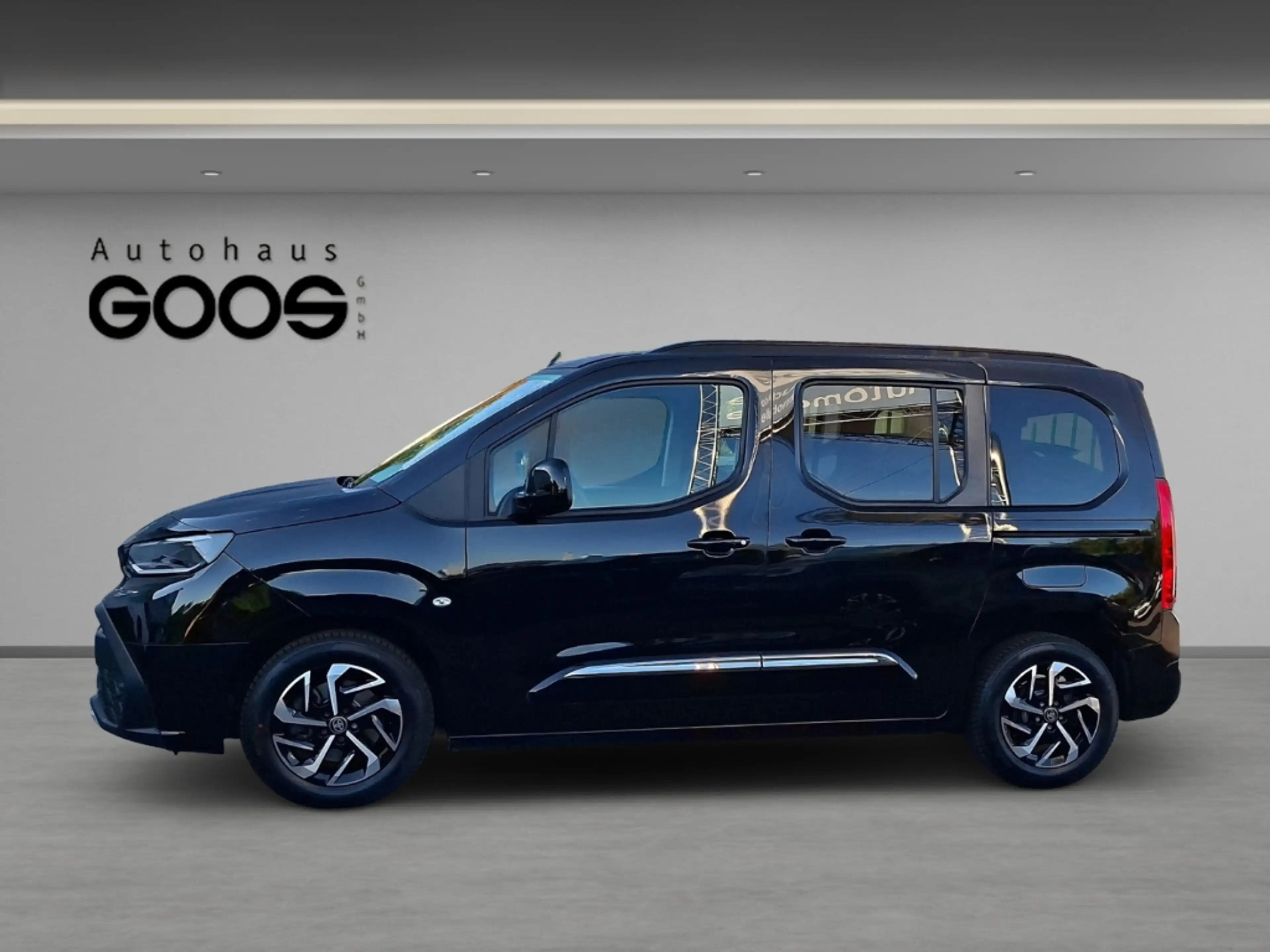 Toyota Proace City Verso L1 Team Deutschland Navi LED Apple CarPlay A — photo 2
