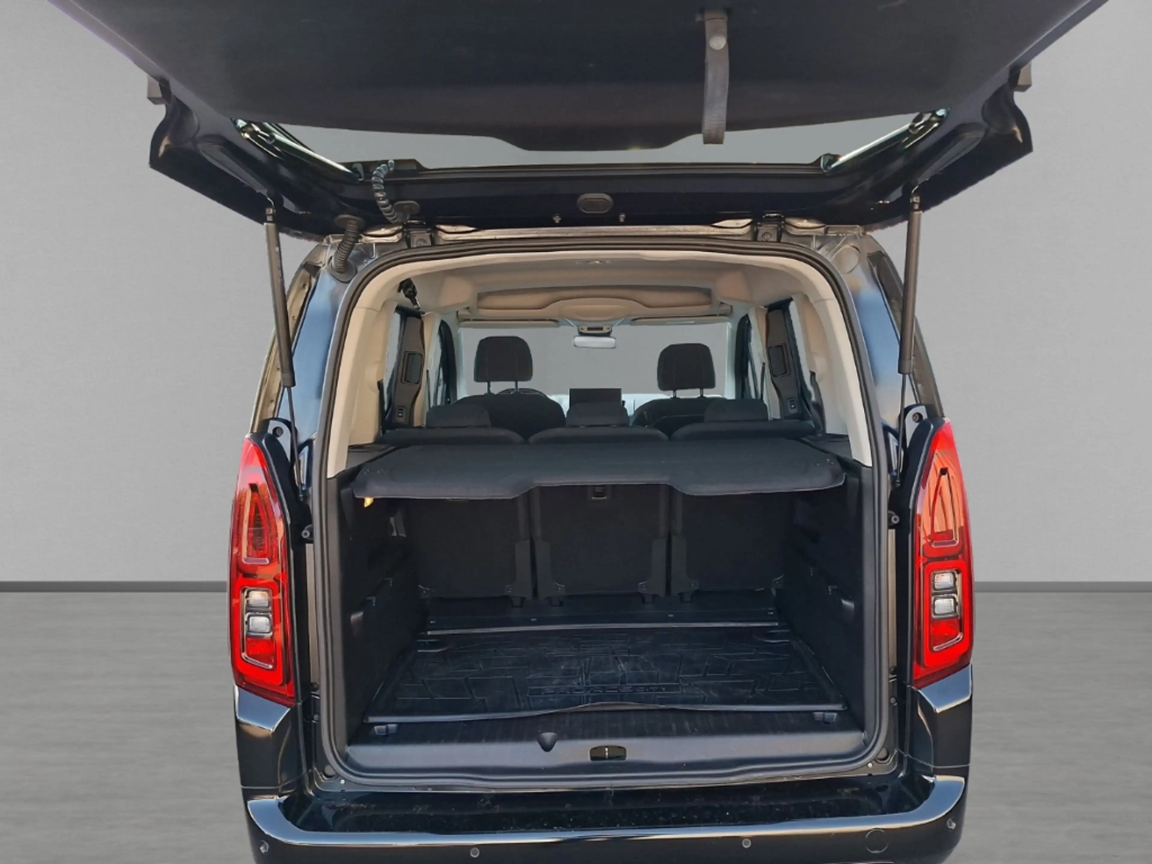 Toyota Proace City Verso L1 Team Deutschland Navi LED Apple CarPlay A — photo 9