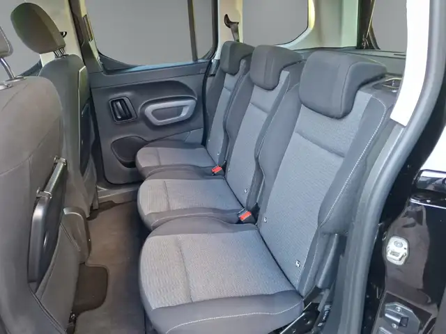 Toyota Proace City view 11