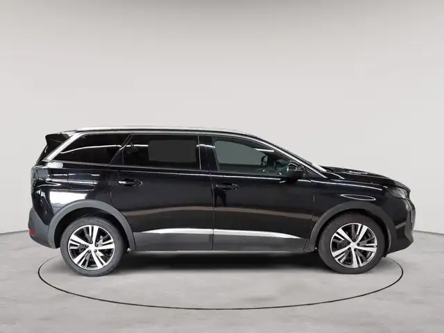 Peugeot 5008 view 3