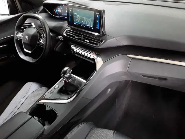 Peugeot 5008 view 9