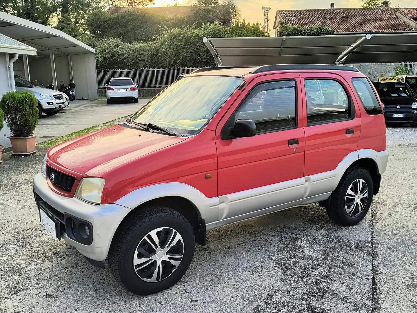 Daihatsu Terios 1.3 4x4 Benzina *AUTOMATICO* Rood - 1