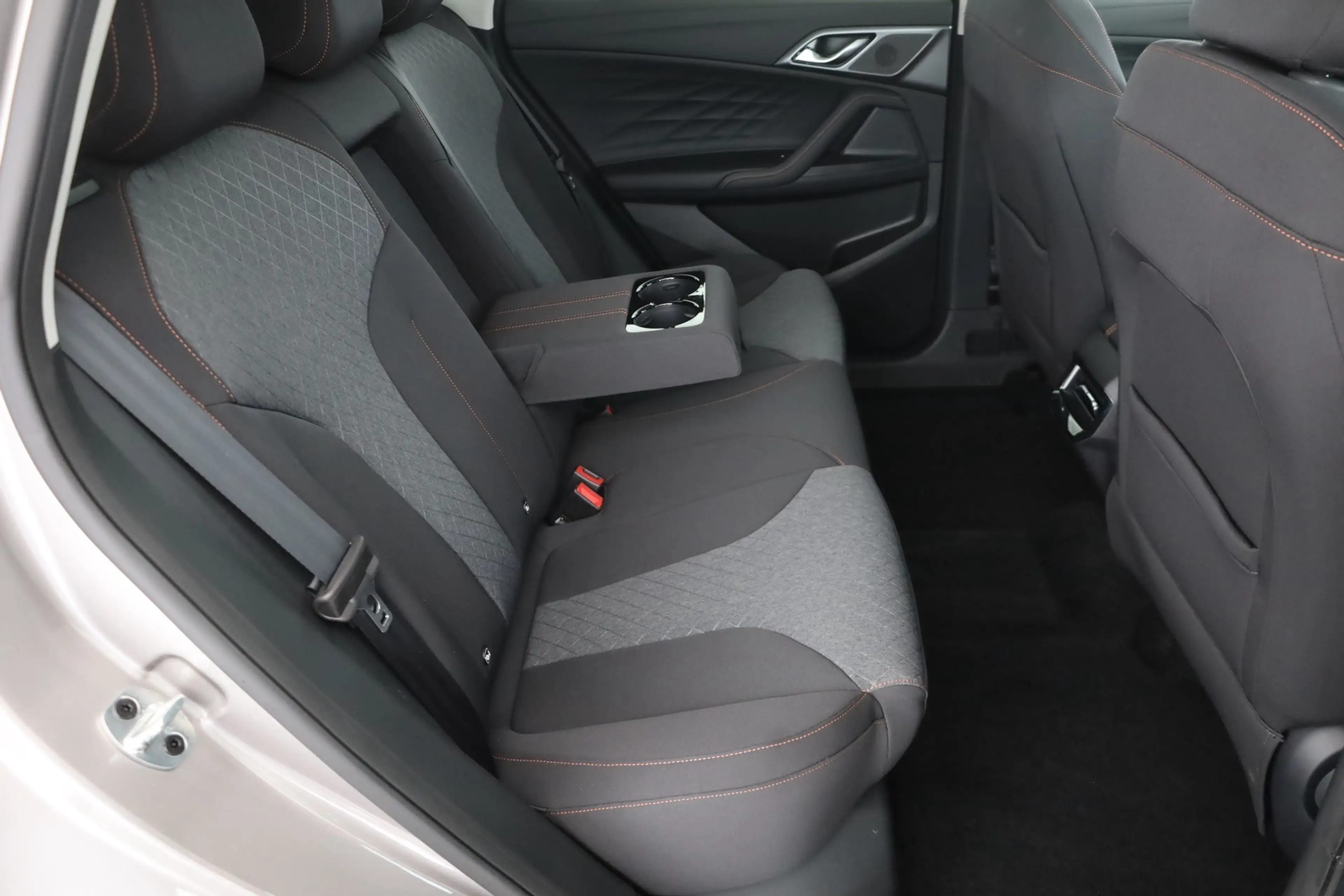 MG HS 1.5 T-GDI Comfort LED Navi Kamera — photo 23