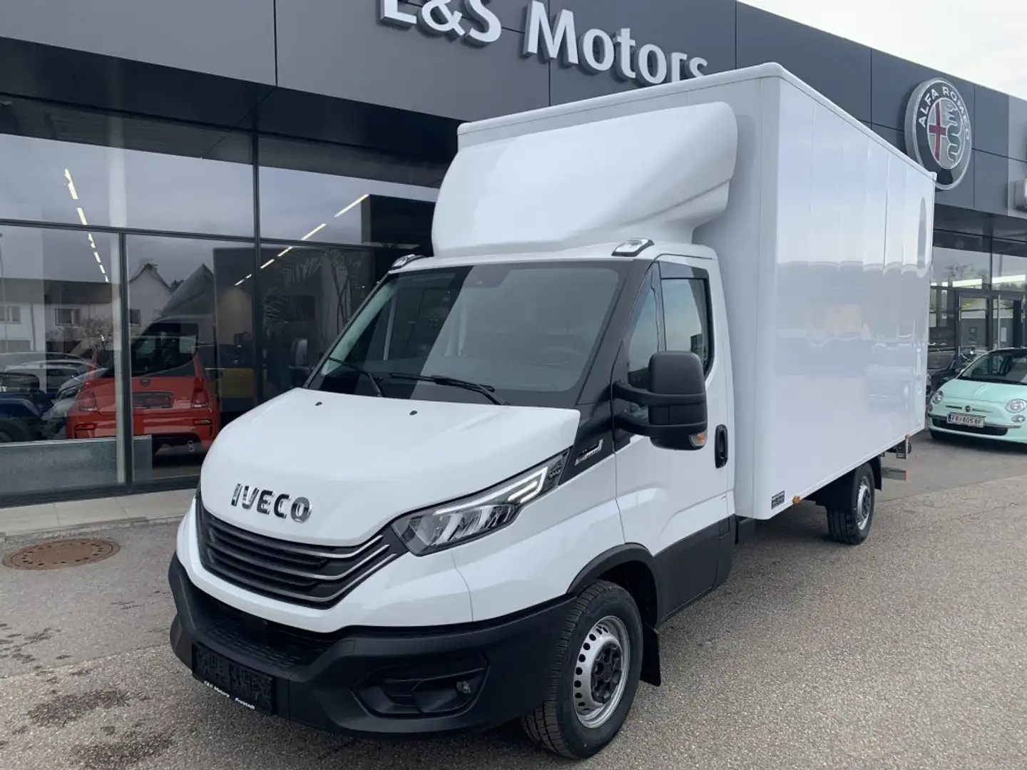 Iveco Daily 35S16A8 3,0l Hi-Matic Kofferaufbau mit LBW Weiß - 1