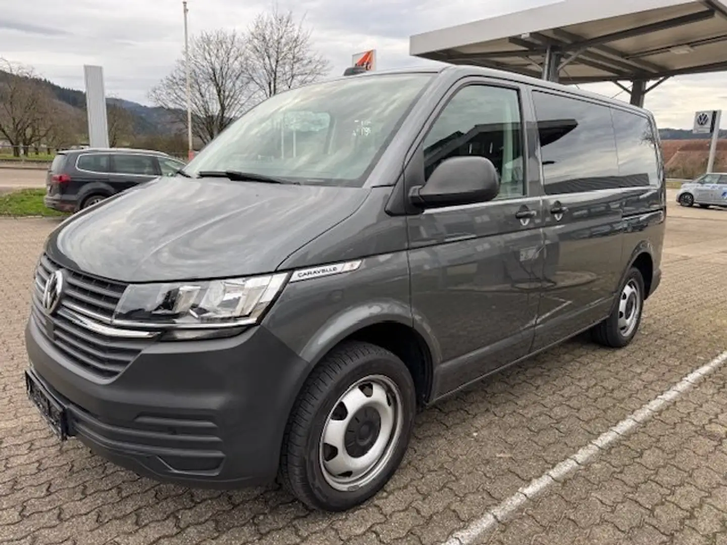 Volkswagen T6.1 Caravelle 2,0 TDI DSG-Automatik Kurz EcoProfi Grau - 1