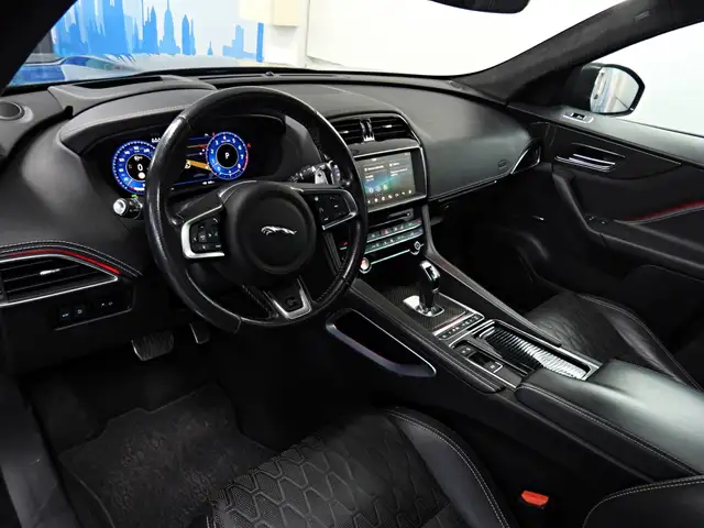 Jaguar F-Pace view 11
