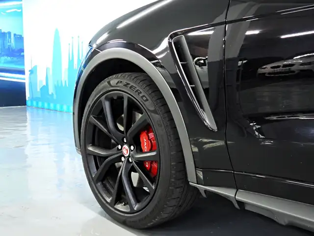 Jaguar F-Pace view 6