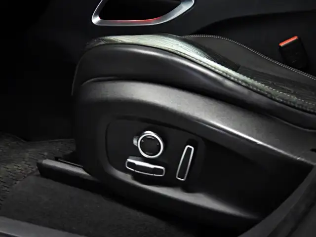 Jaguar F-Pace view 12