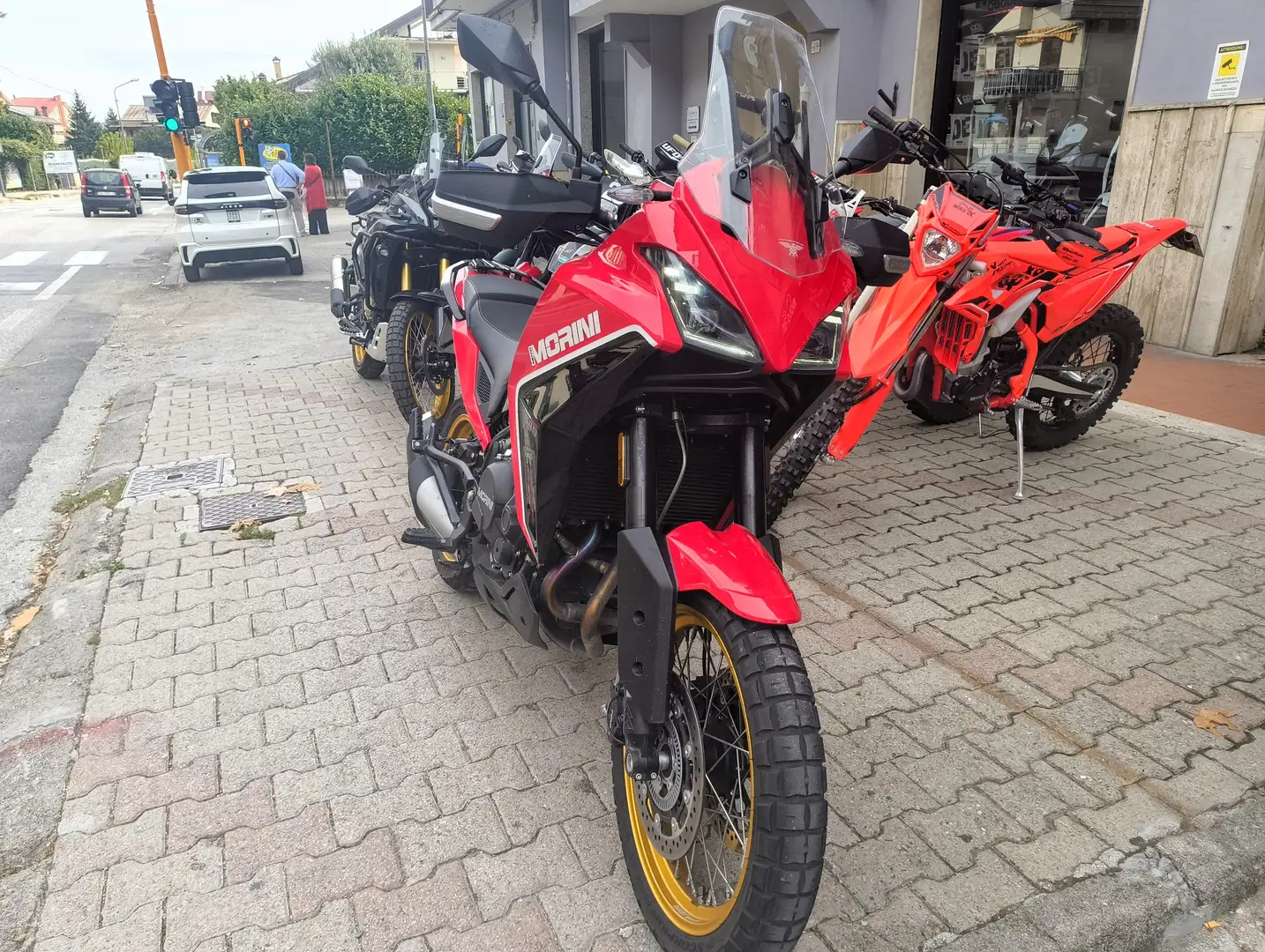 Moto Morini X-Cape 650 Gold Wheel Piros - 2