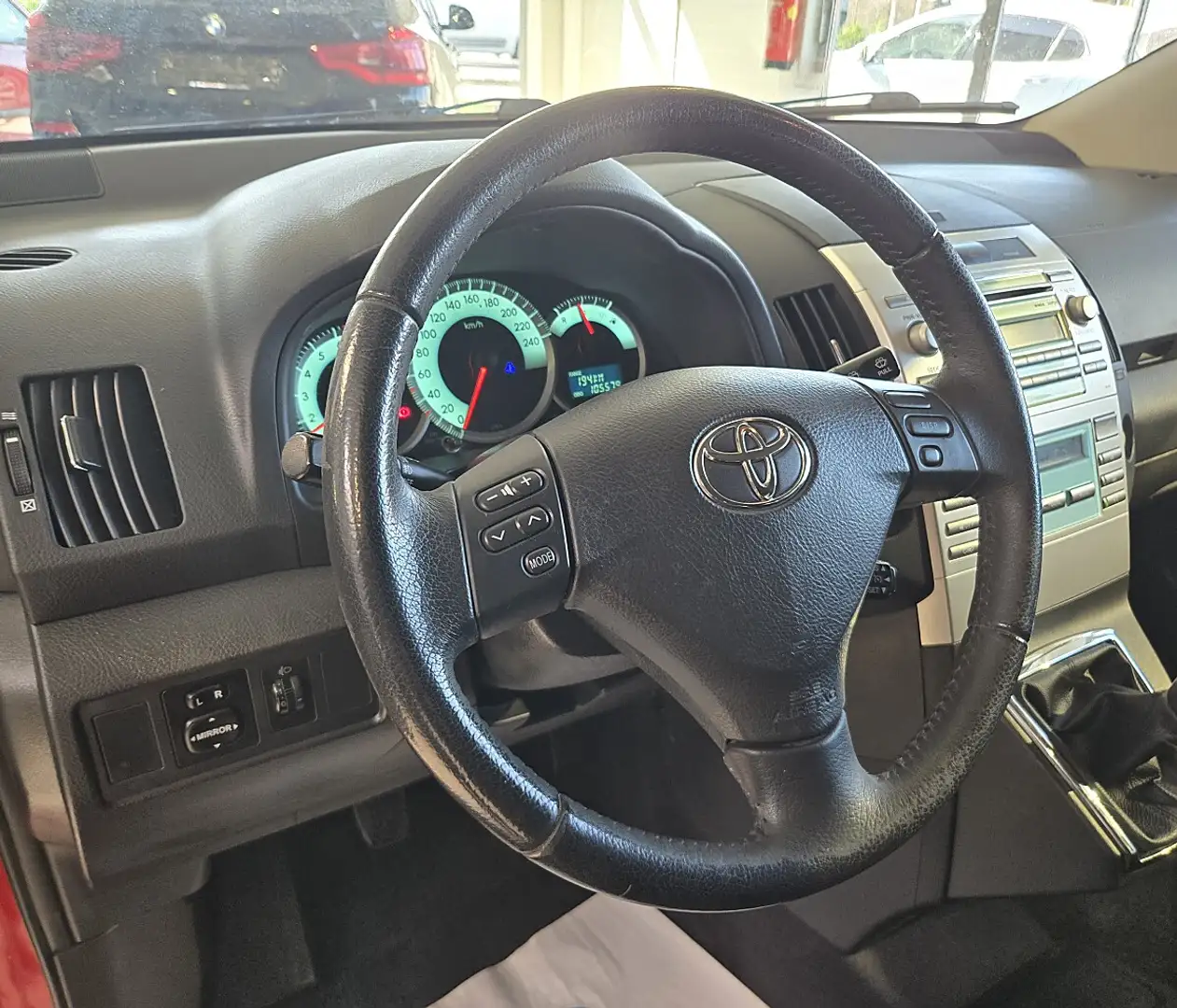 Toyota Corolla Verso 1,6 VVT-i Austria --HÄNDLER ODER EXPORT-- Rot - 2