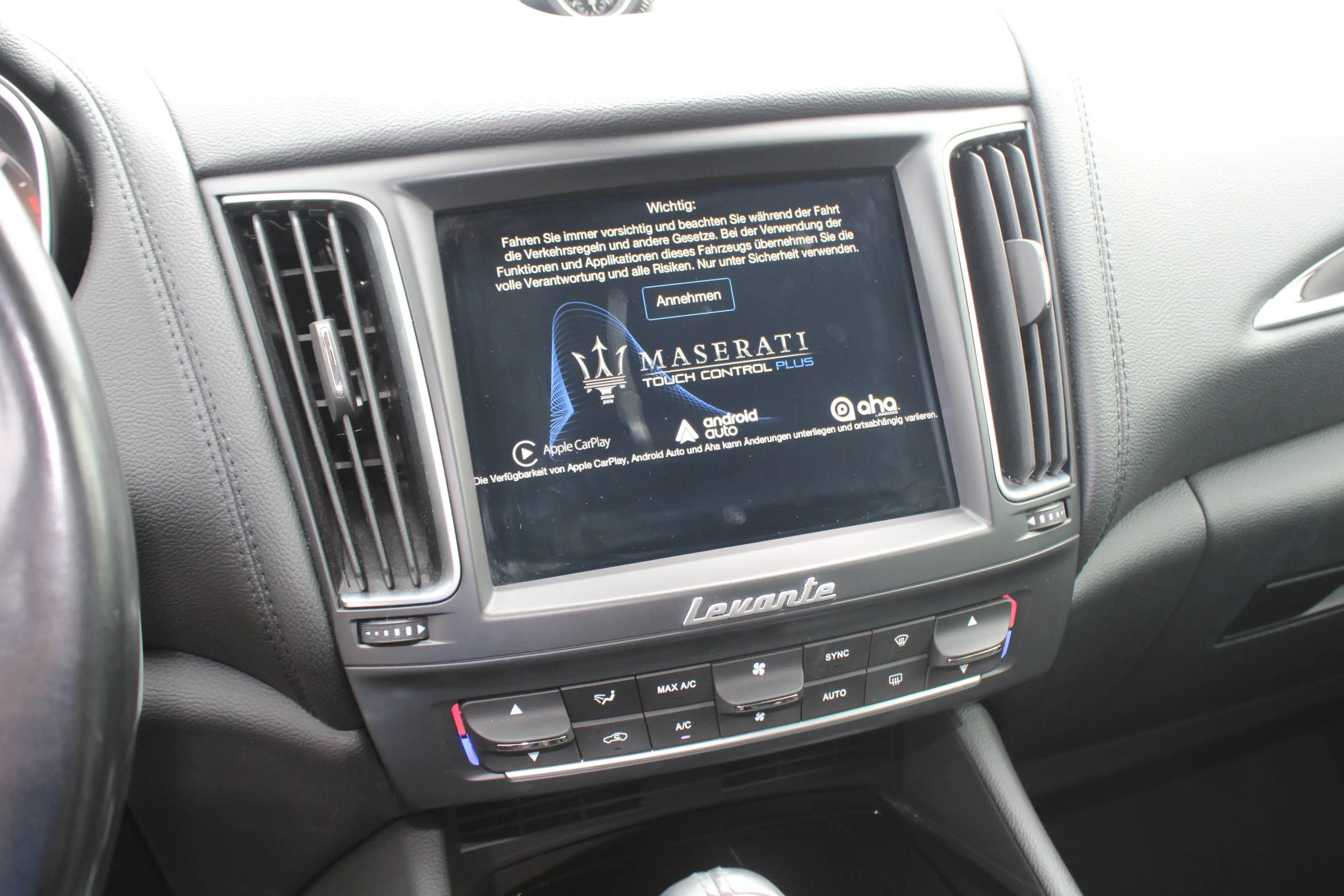 Maserati Levante Sport Design — photo 13