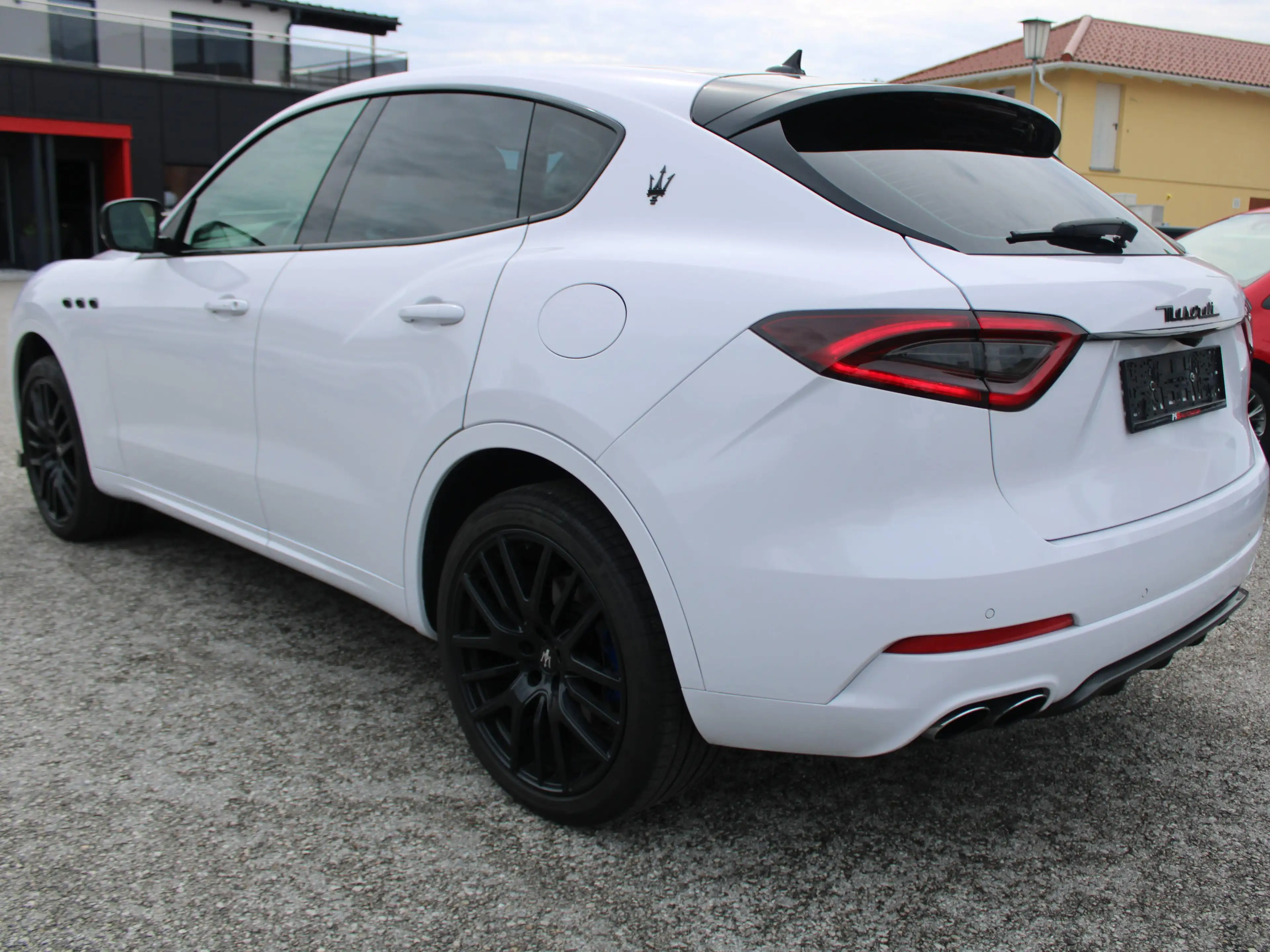 Maserati Levante Sport Design — photo 5