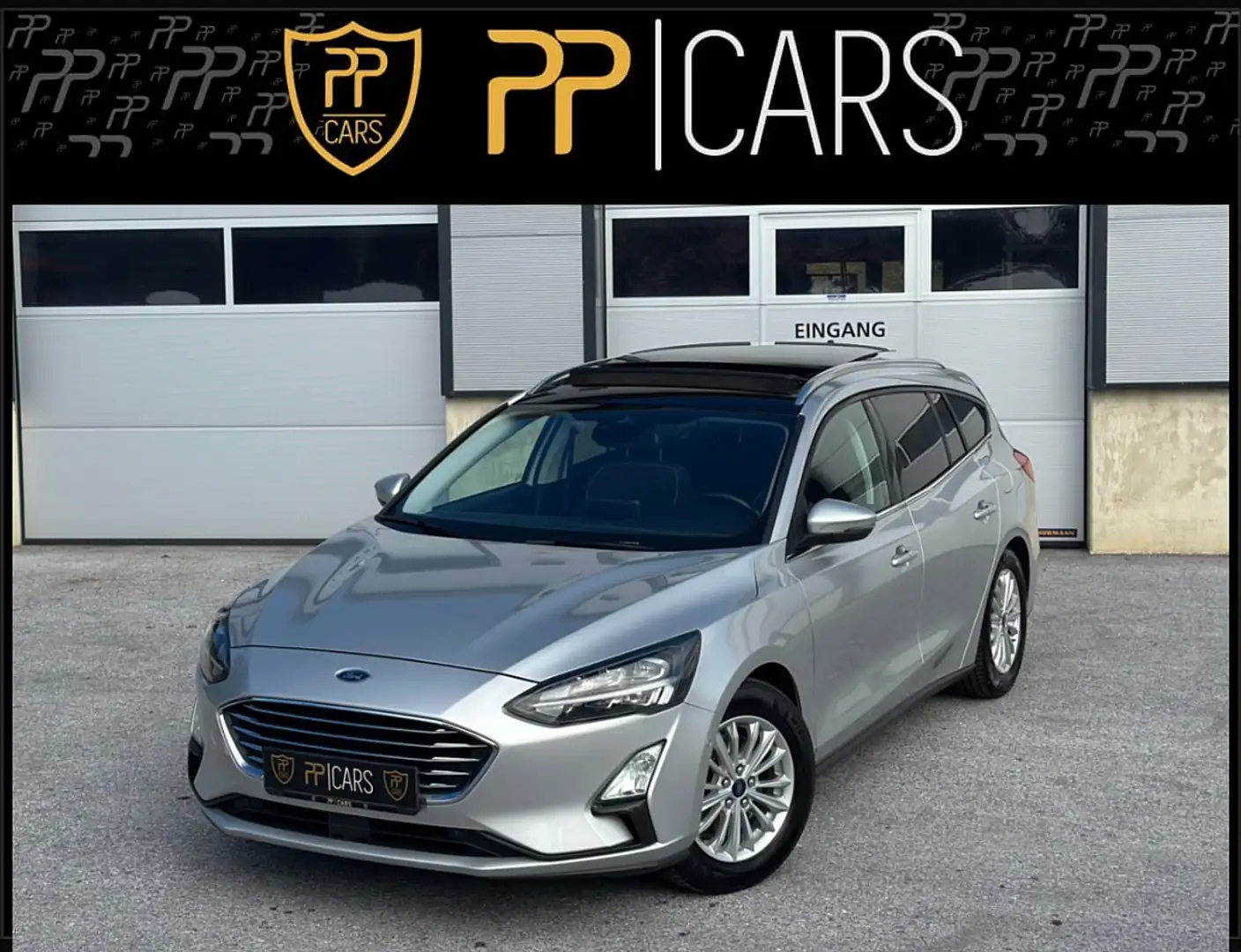 Ford Focus Traveller 1,5 EcoBlue Titanium *Panorama / AHK ... Silber - 1
