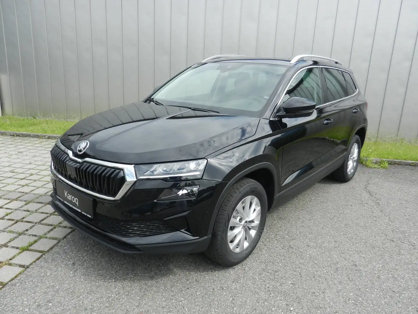 Skoda Karoq Selection TDI Schwarz - 1