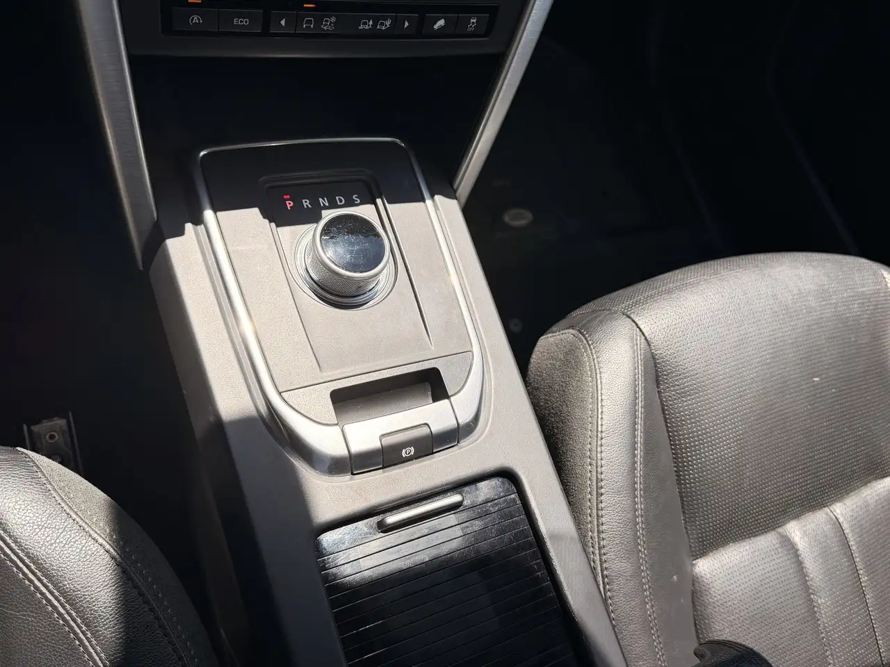 Land Rover Discovery Sport снимка Land Rover Discovery Sport