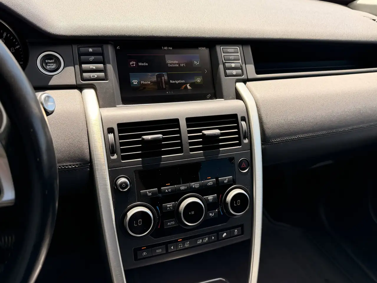 Land Rover Discovery Sport снимка Land Rover Discovery Sport