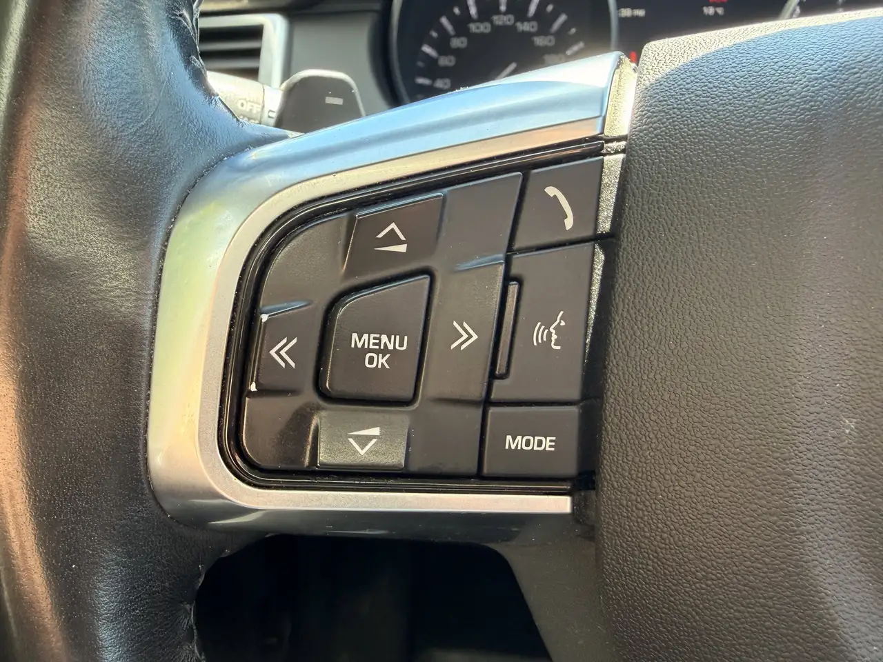 Land Rover Discovery Sport снимка Land Rover Discovery Sport