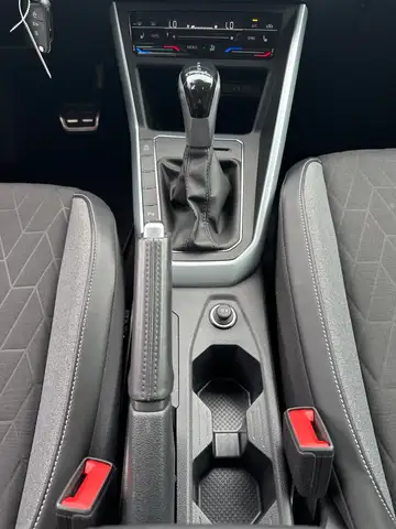 Volkswagen Polo view 14