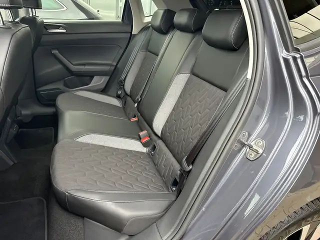 Volkswagen Polo view 11