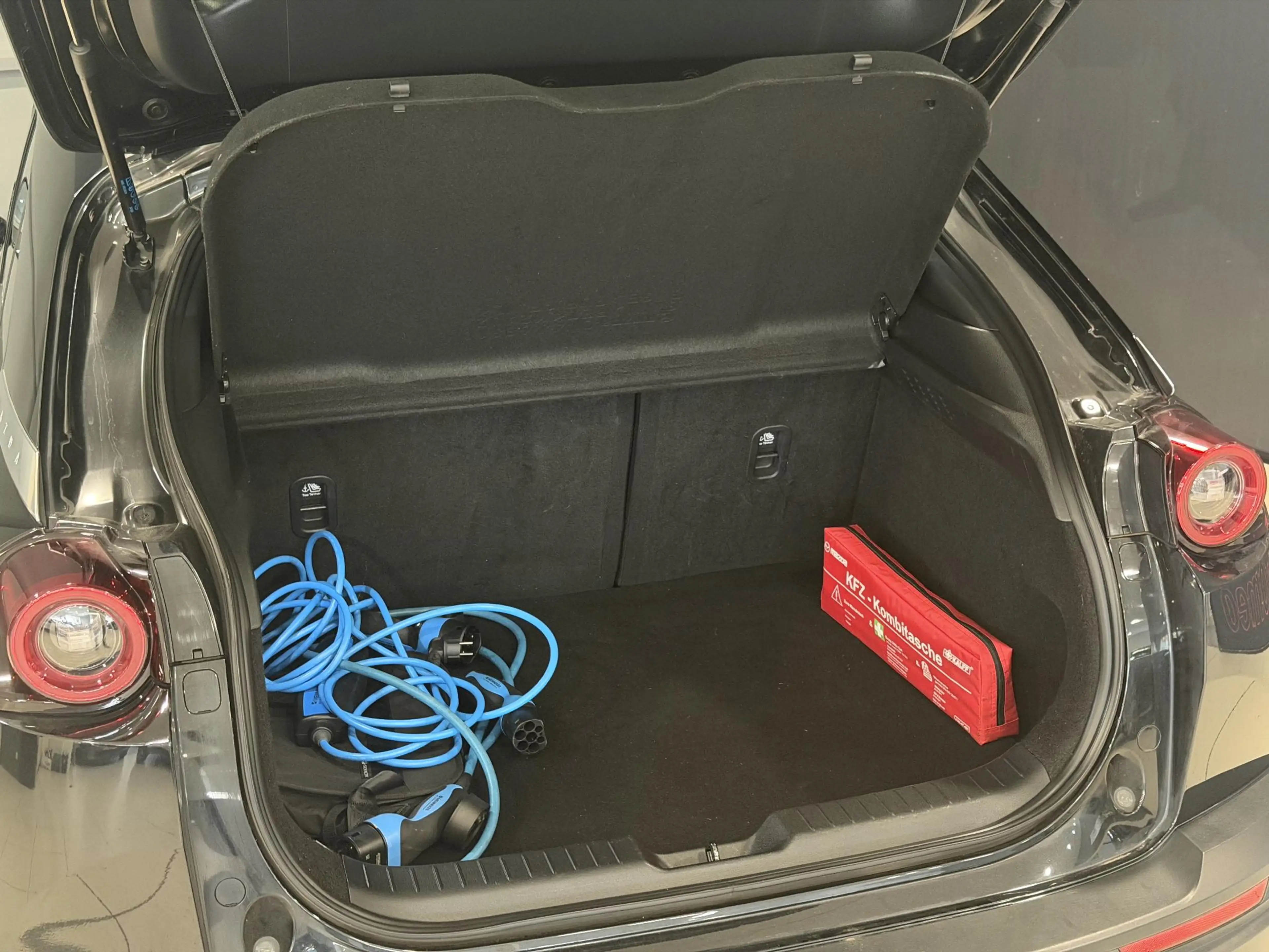 Mazda MX-30 e-SkyActiv 145 Advantage 36 kWh | Panorama dak | S — photo 39