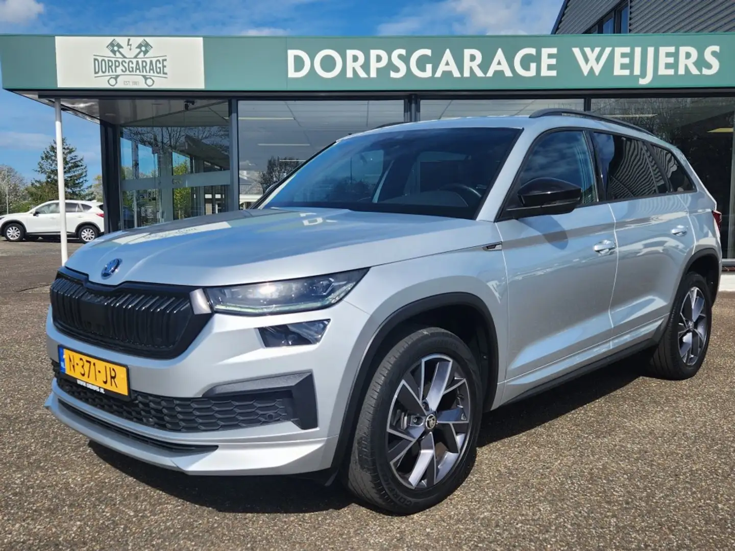 Skoda Kodiaq 1.5 TSI Sportline Business,Facelift, Pano, Trekhaa Grijs - 1