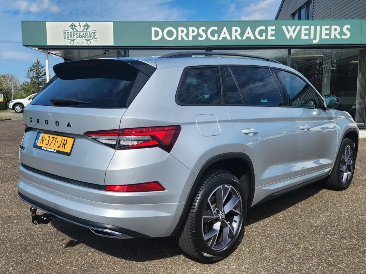 Skoda Kodiaq 1.5 TSI Sportline Business,Facelift, Pano, Trekhaa Grijs - 2