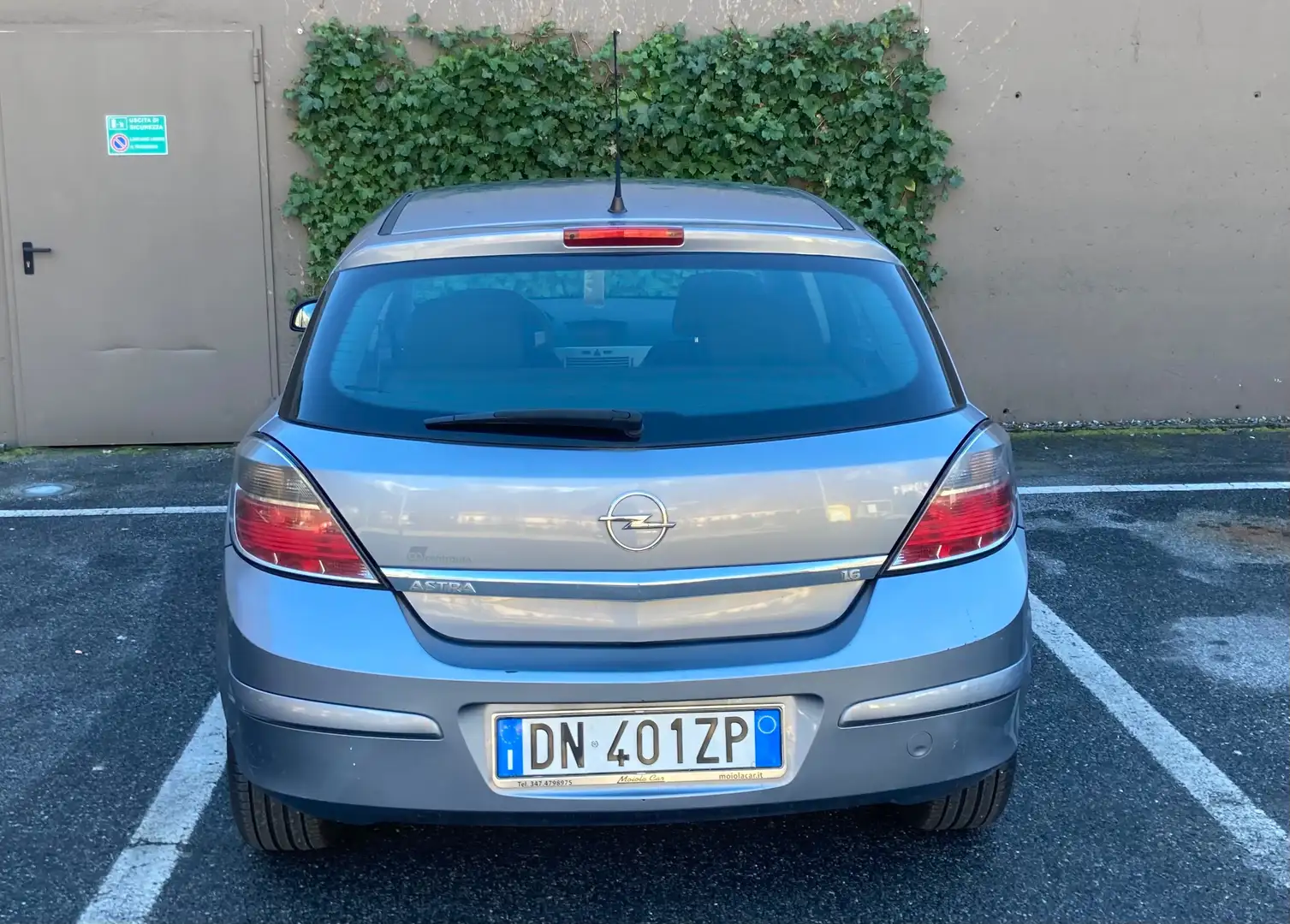 Opel Astra 5p 1.6 twinport Cosmo Argento - 2