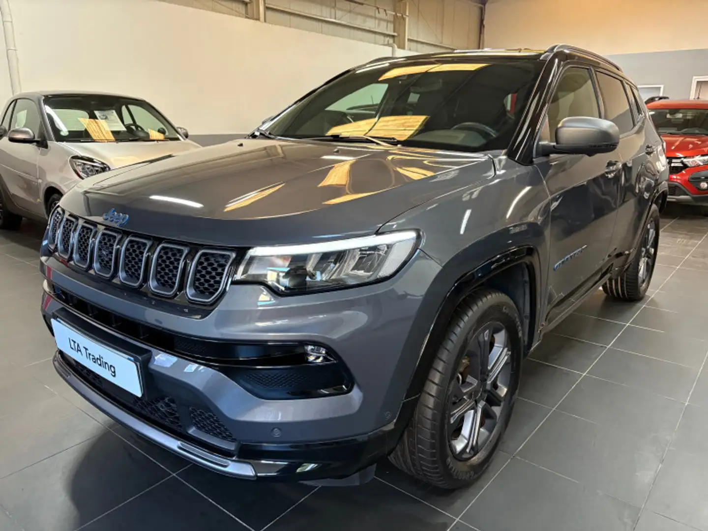 Jeep Compass 1.3 TURBO T4 190CH PHEV 4XE 80TH ANNIVERSARY AT6 EAWD Grigio - 1