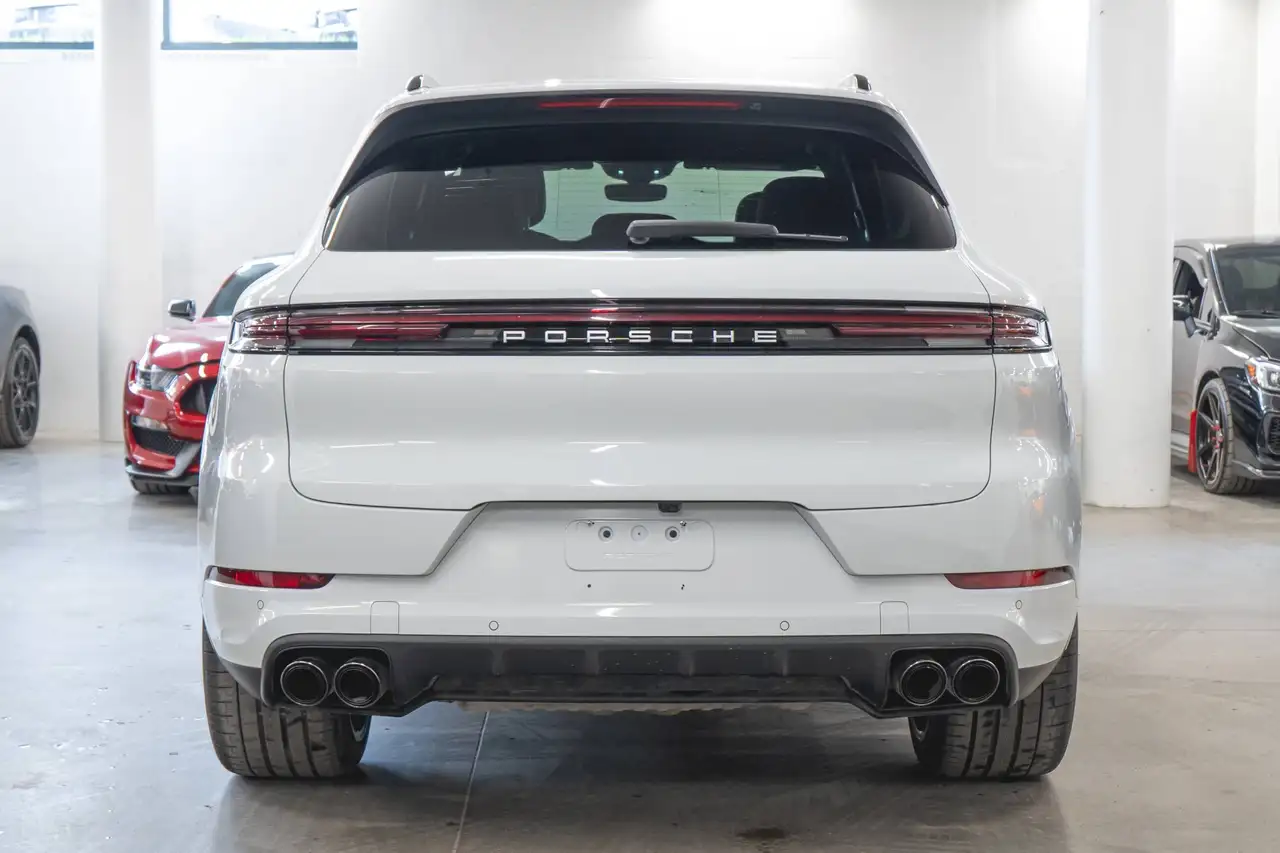 Porsche Cayenne снимка Porsche Cayenne