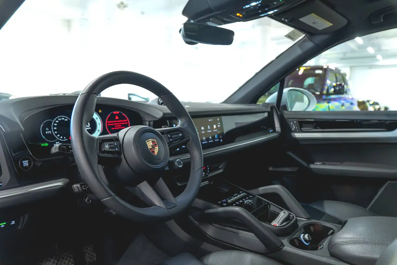 Porsche Cayenne снимка Porsche Cayenne