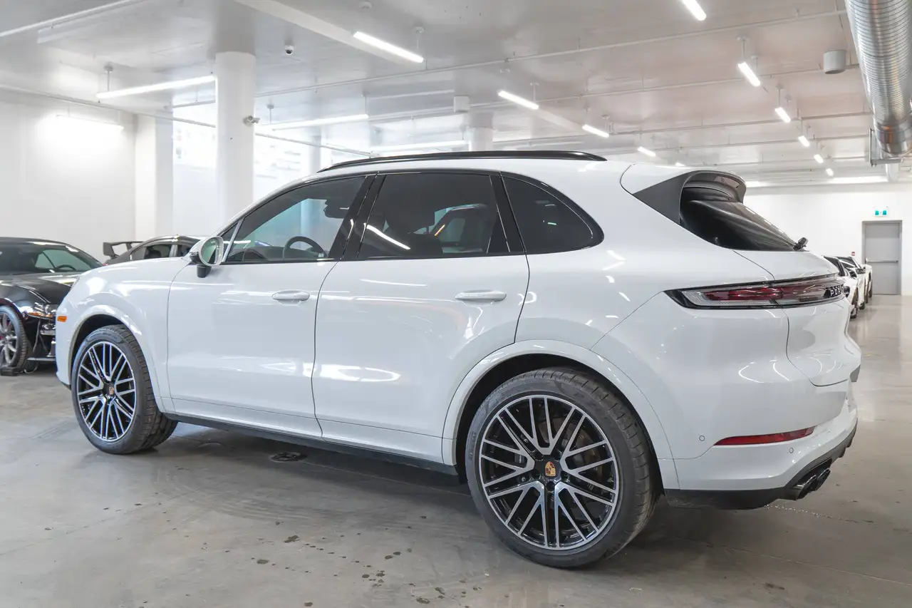 Porsche Cayenne снимка Porsche Cayenne
