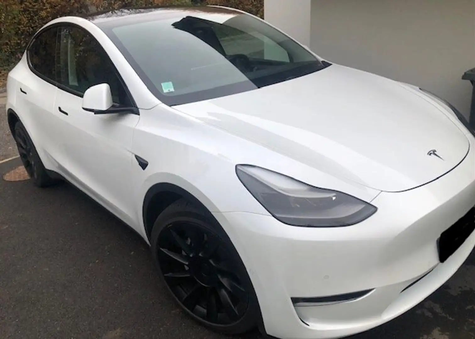 Tesla Model Y long range + acceleration boost Blanc - 1