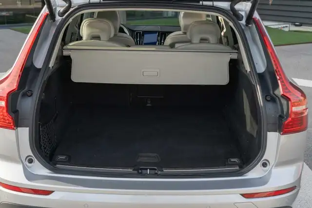 Volvo XC60 view 6