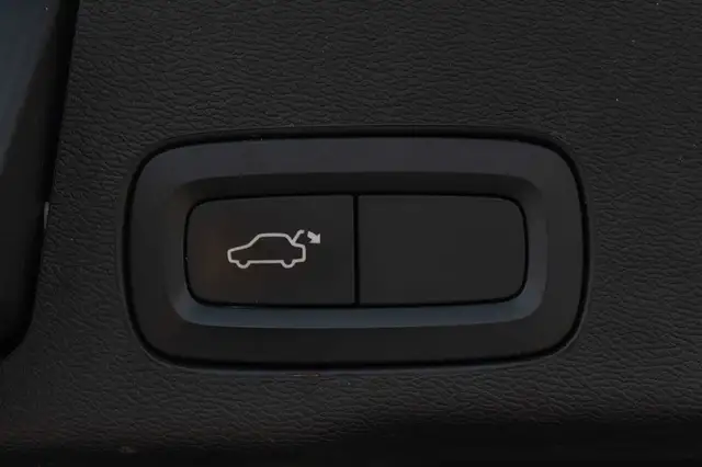 Volvo XC60 view 7