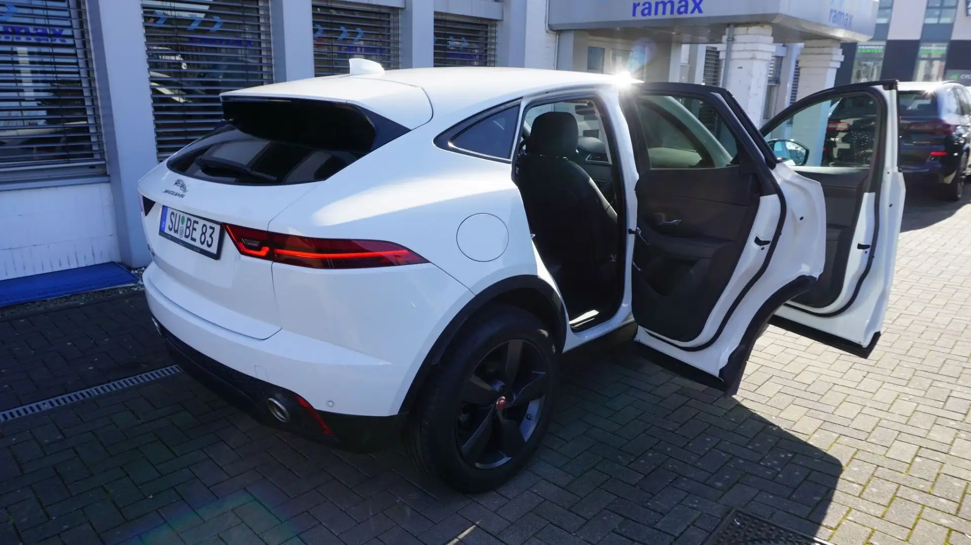 Jaguar E-Pace 2.0 i4 HSE awd 200cv auto - 2