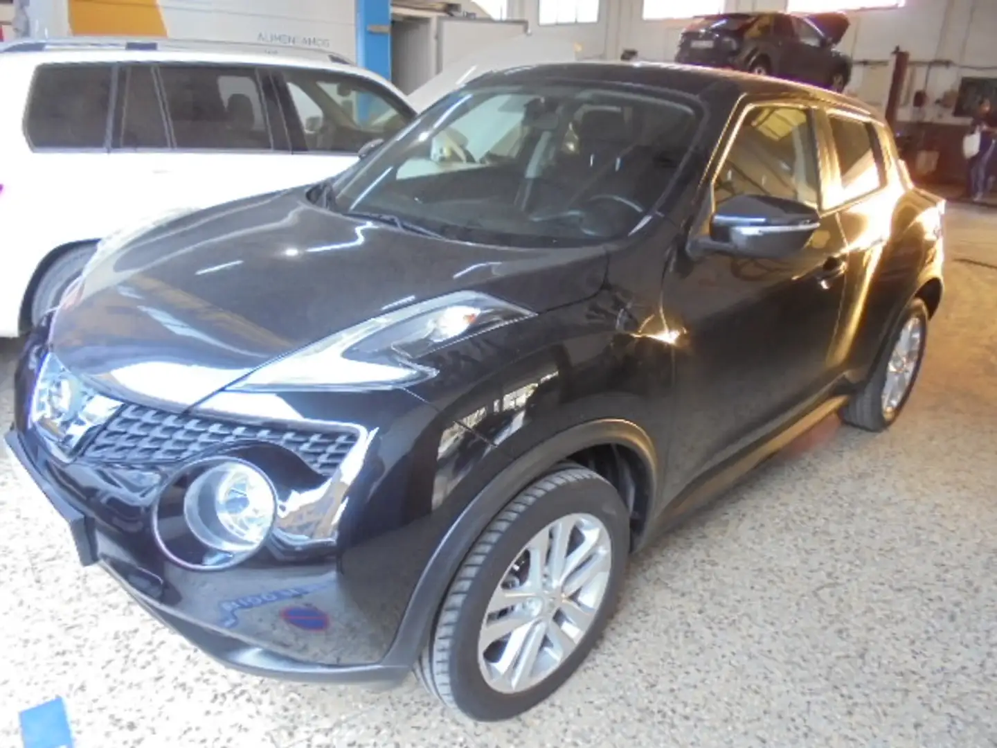 Nissan Juke 1.2 DIG-T Acenta 4x2 115 Noir - 2