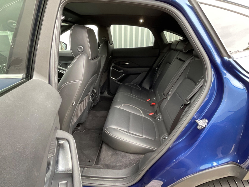 Jaguar E-Pace 1.5 P300e AWD R-Dynamic HSE — photo 9